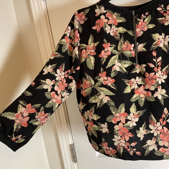Forever 21 Floral Black Women's Top size small - Picture 7 of 8